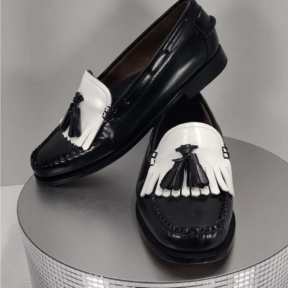 Bass Black and White Leather Loafers size 7 preOwned Exellent condition